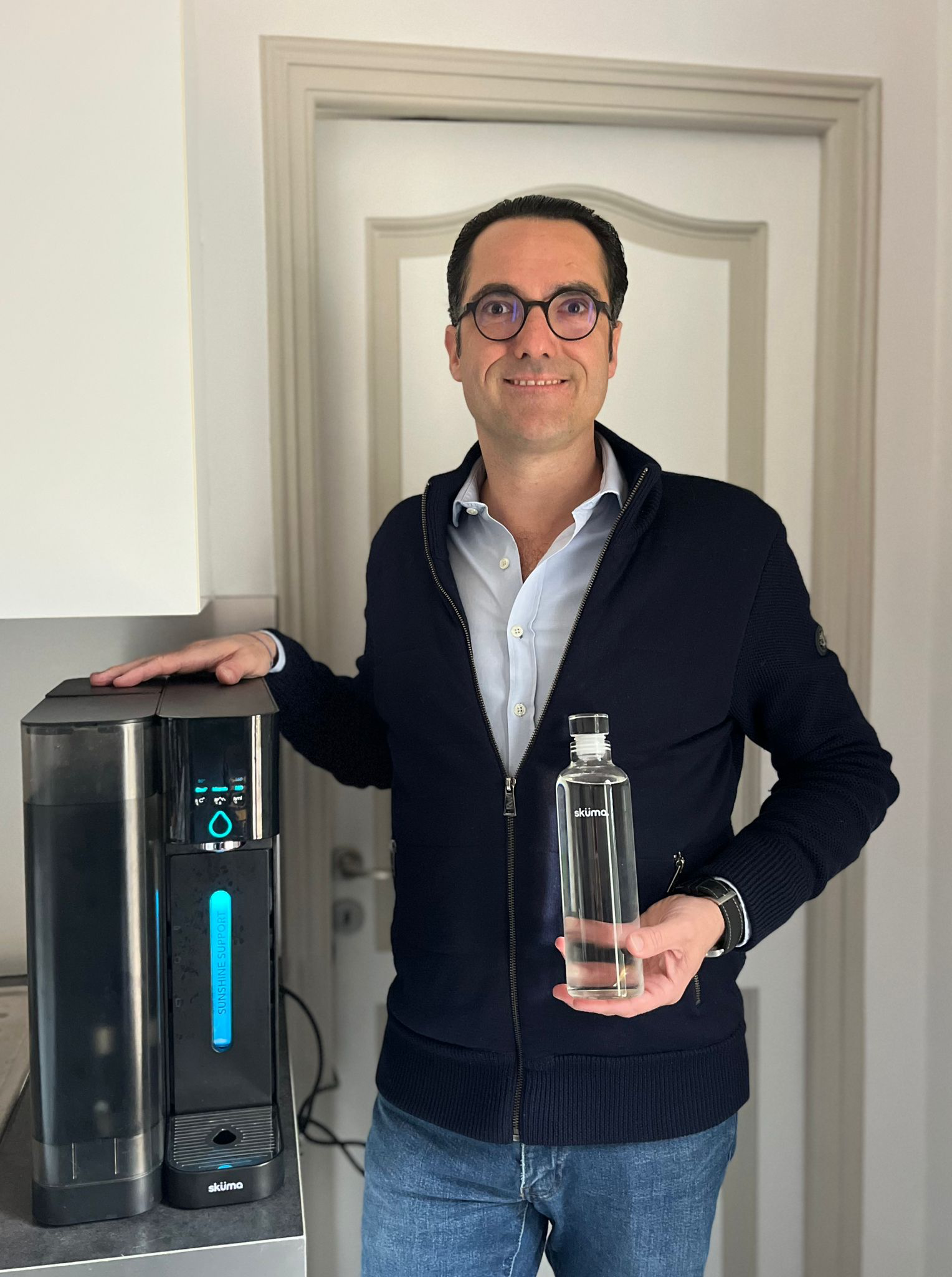 Precision Hydration: Water, Longevity & Sküma Insights